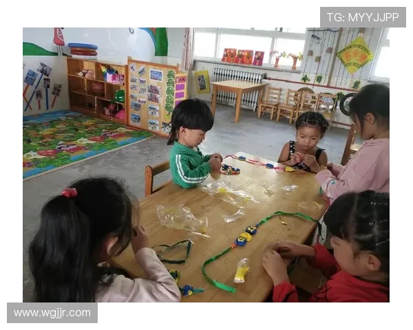 杨光的快乐新生活里他与邻里温情相伴共同迎接人生新篇章